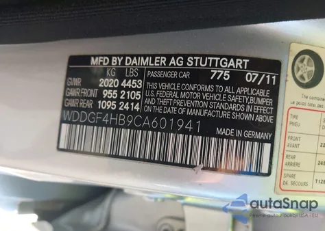 2012 Mercedes-Benz C 250 Luxury/Sport z USA, uszkodzony, nr VIN WDDGF4HB9CA601941